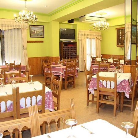 Hostal Cazalegas エクステリア 写真