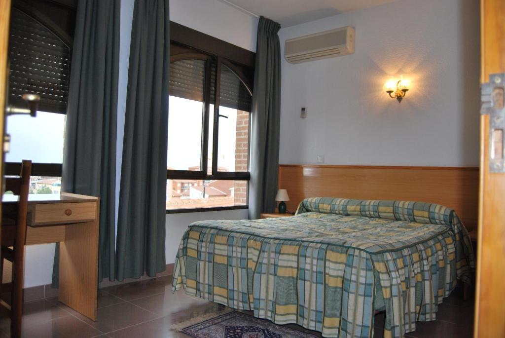 Hostal Cazalegas 部屋 写真