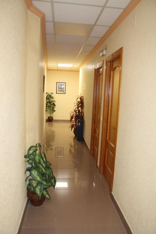 Hostal Cazalegas エクステリア 写真